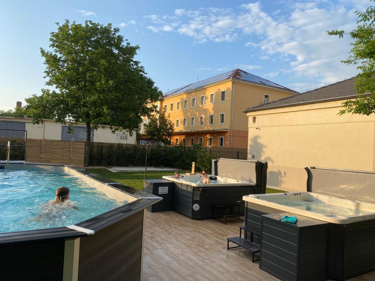 Inter Hotel Дебрецен Екстериор снимка